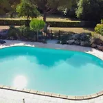Вилла Au Calme - Piscine, Ping Pong, Jardin 8000m² Arzens