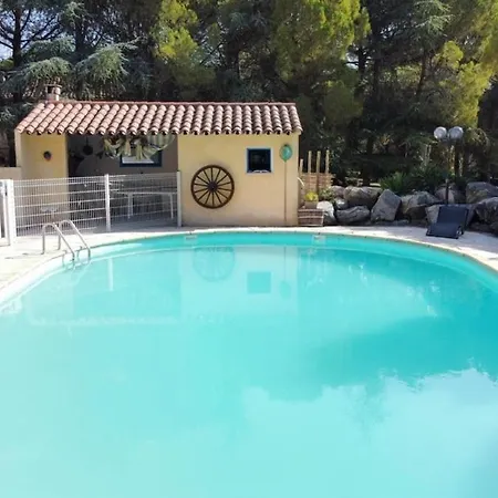 Au Calme - Piscine, Ping Pong, Jardin 8000m²