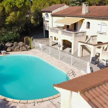 Au Calme - Piscine, Ping Pong, Jardin 8000m²