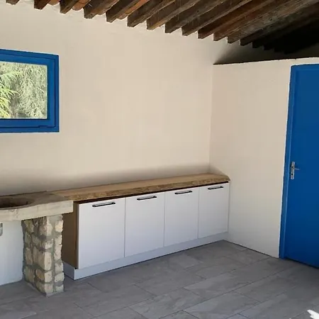 Au Calme - Piscine, Ping Pong, Jardin 8000m²
