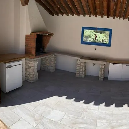 Au Calme - Piscine, Ping Pong, Jardin 8000m² Arzens