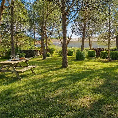 Villa Au Calme - Piscine, Ping Pong, Jardin 8000m² *