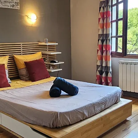 Au Calme - Piscine, Ping Pong, Jardin 8000m²
