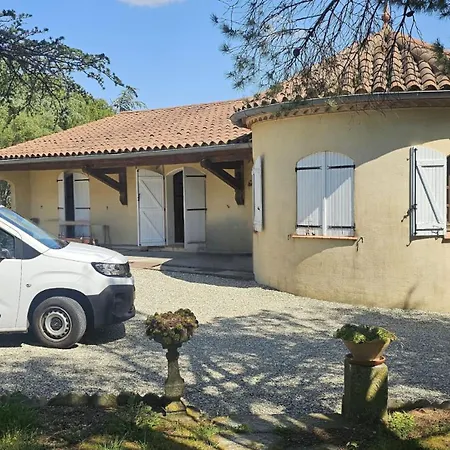 Au Calme - Piscine, Ping Pong, Jardin 8000m²