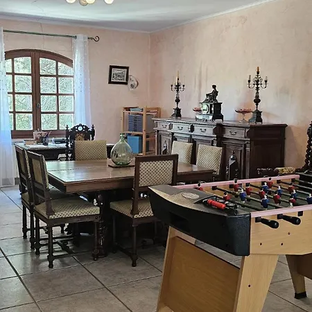 Au Calme - Piscine, Ping Pong, Jardin 8000m² Arzens